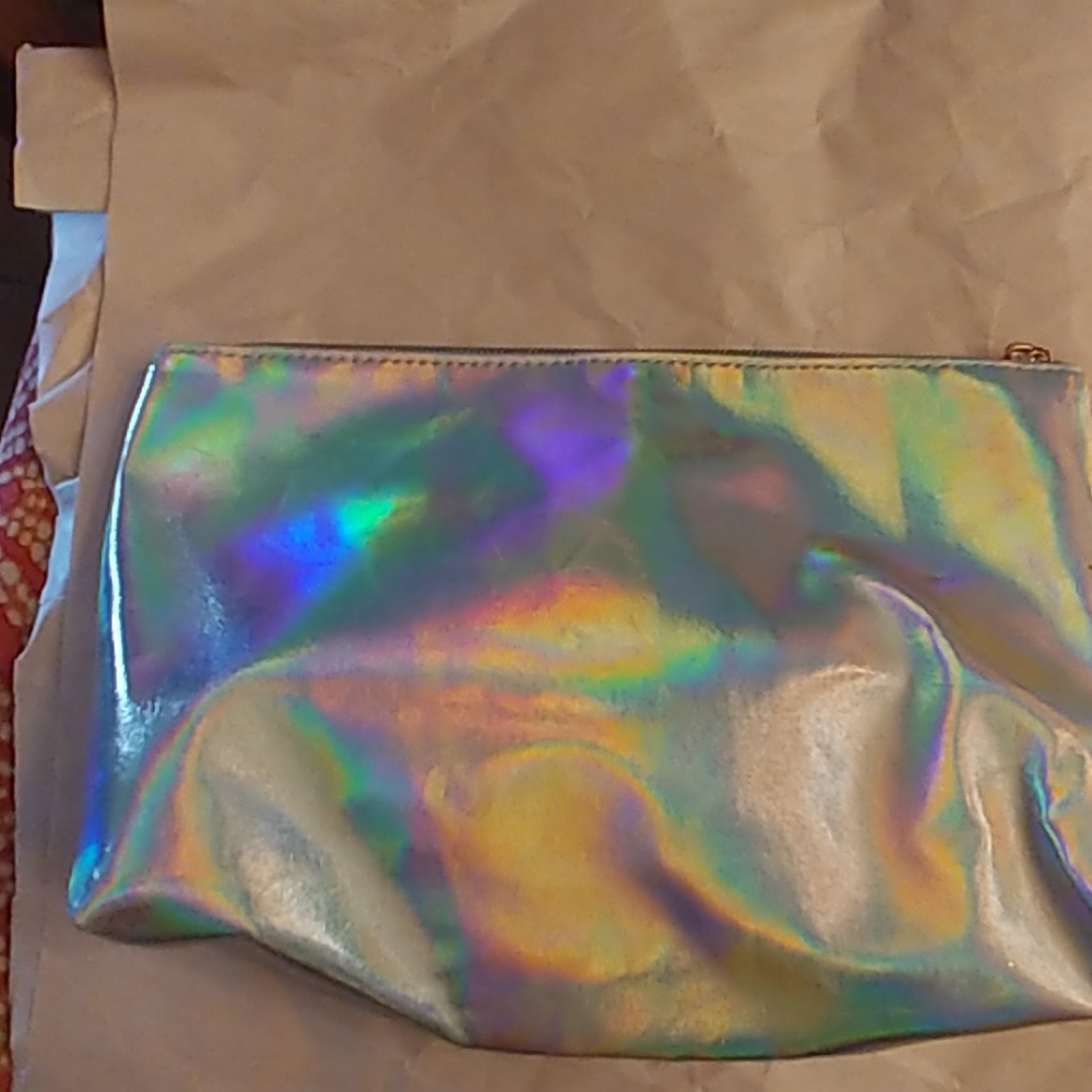 Metallic cosmetic bag ⚠️